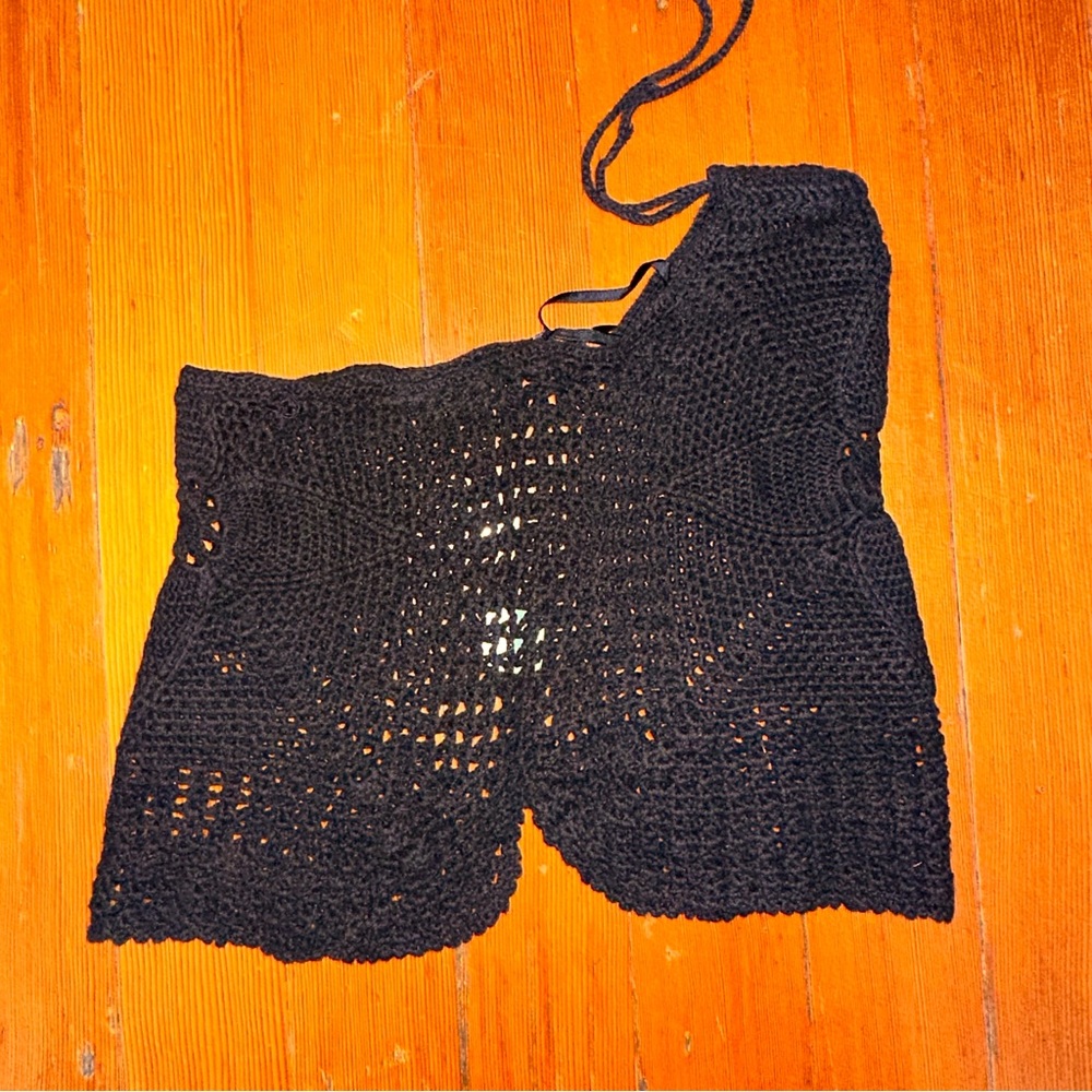 Vintage 90's Le Chateau Crochet Knit Lace Halter Top Ramie Cotton Blend Black - Picture 2 of 9